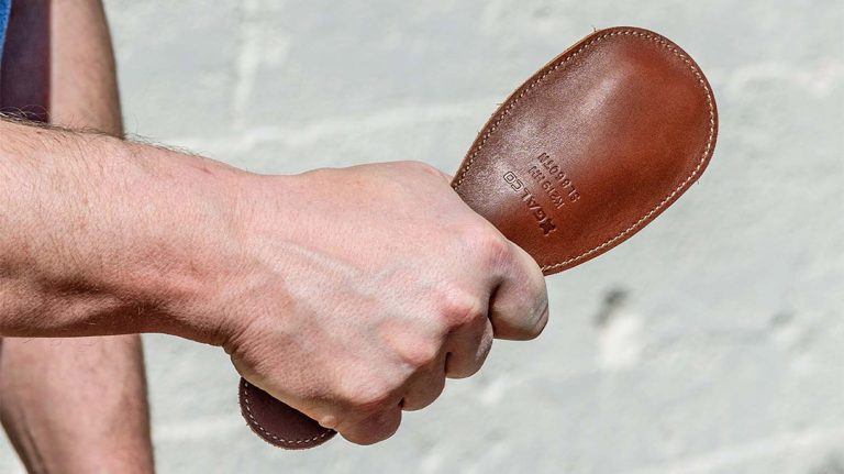 Galco Change Pouch – A Discreet Self-Defense Weapon